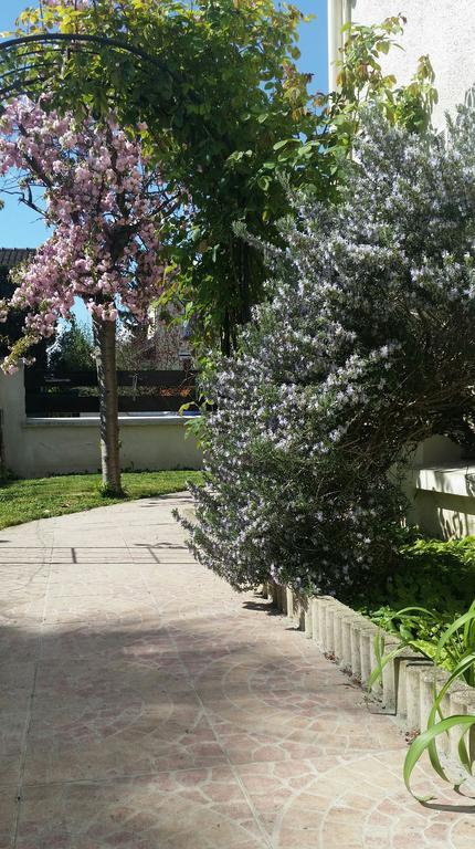 Chambre Avec Jardin Pierre Curie Bry-sur-Marne Eksteriør bilde
